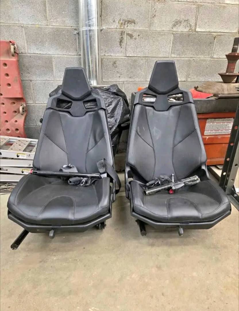 Cam-Am Maverick X3 seats