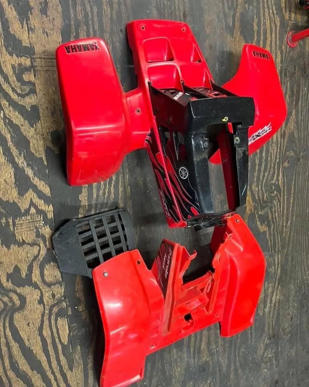 Plastic body part for yahama 350